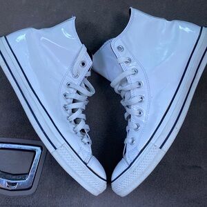 Converse Chuck Taylor 111132 Patent Leather Sneakers Men’s 10 Womens 12 White